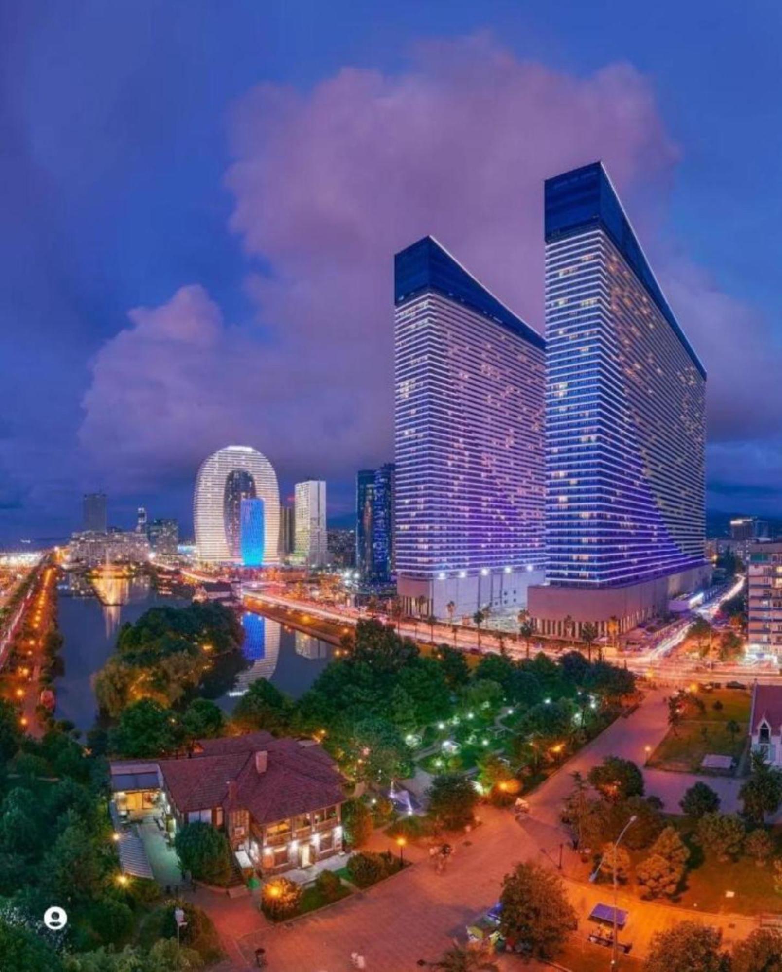 Orbi City 巴统 外观 照片